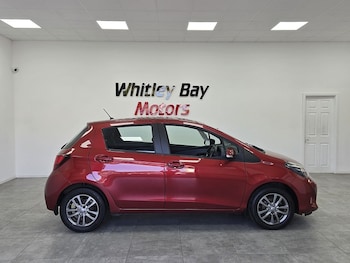Used Toyota Yaris 2015 for sale - 76027076: Photo 2