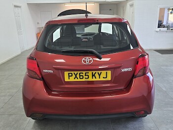 Used Toyota Yaris 2015 for sale - 76027076: Photo 4