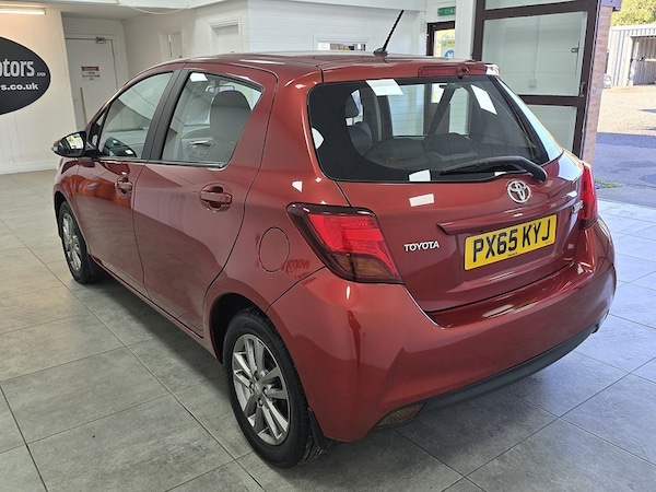 Used Toyota Yaris 2015 for sale - 76027076: Photo 5