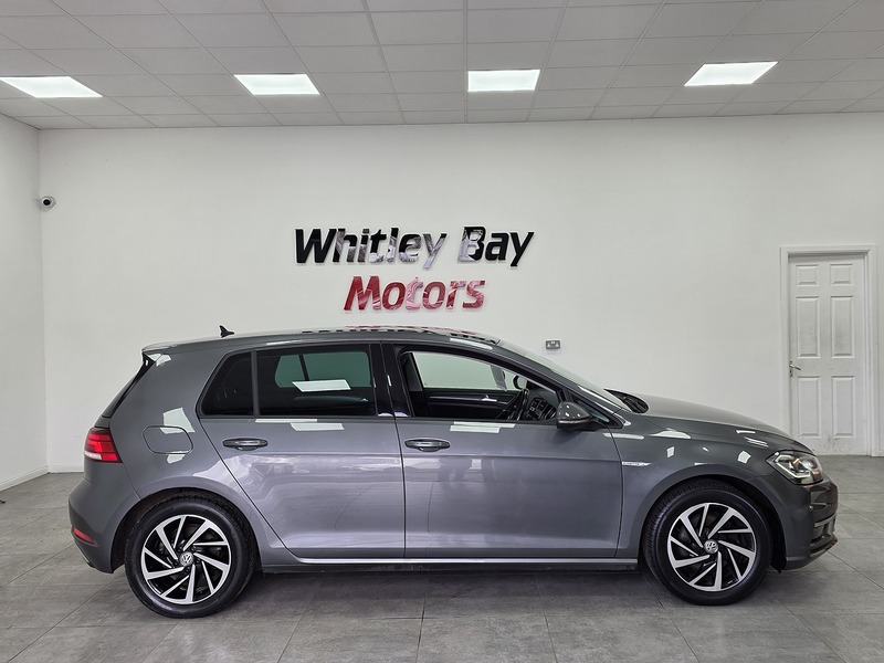 Used Volkswagen Golf 2020 for sale - 77805832: Photo 2
