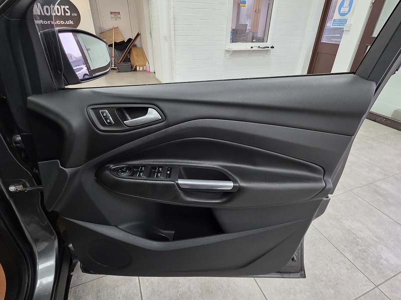 Used Ford Kuga 2015 for sale - 77776316: Photo 13