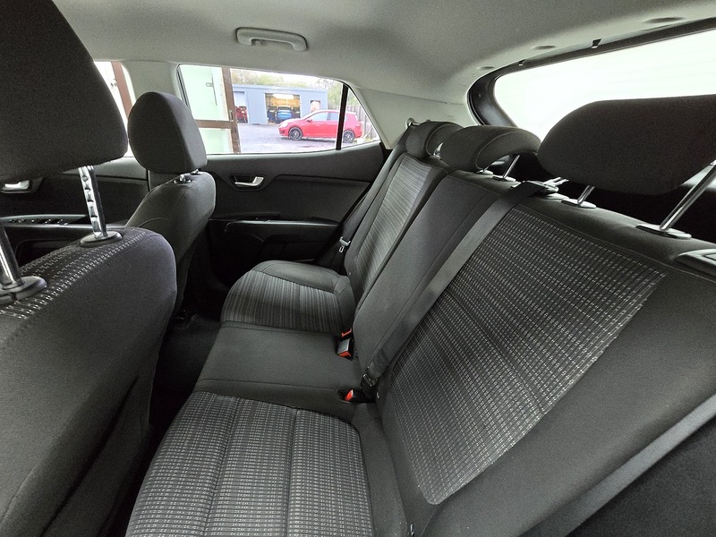 Used Kia Stonic 2018 for sale - 76320262: Photo 17