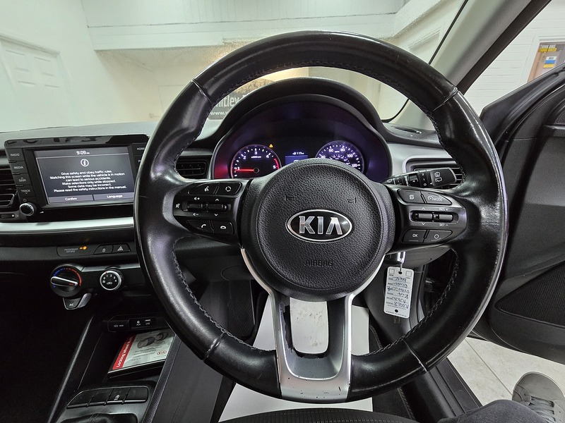 Used Kia Stonic 2018 for sale - 76320262: Photo 9