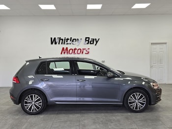 Used Volkswagen Golf 2017 for sale - 76386789: Photo