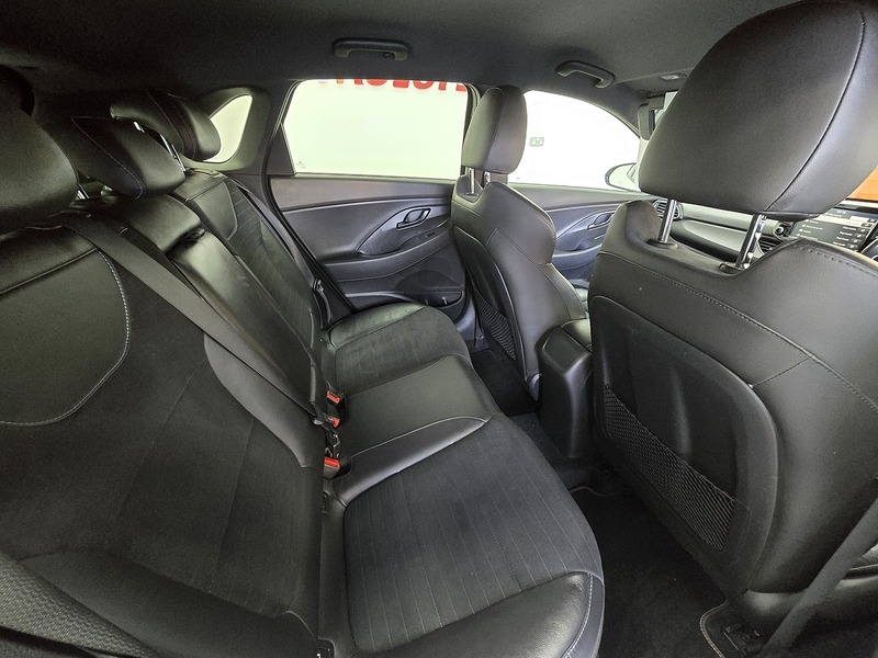 Used Hyundai i30 2018 for sale - 76682344: Photo 16