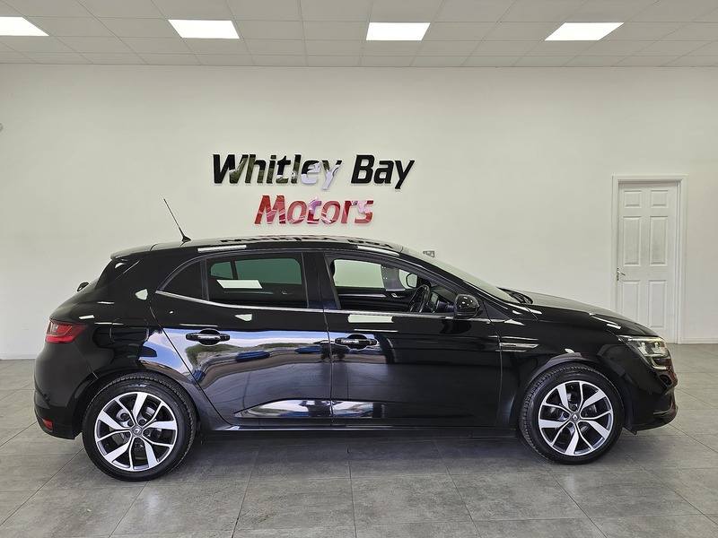 Used Renault Megane 2016 for sale - 76102080: Photo 2
