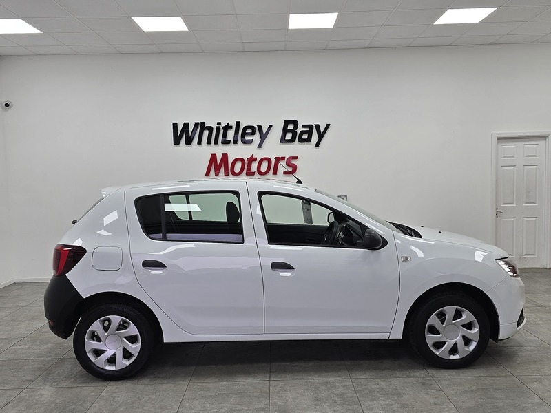 Used Dacia Sandero 2018 for sale - 76651070: Photo 2