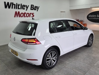 Used Volkswagen Golf 2018 for sale - 77621983: Photo