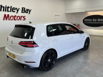 Used Volkswagen Golf 2017 for sale - 78711003: Photo