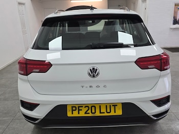 Used Volkswagen T-Roc 2020 for sale - 78710111: Photo