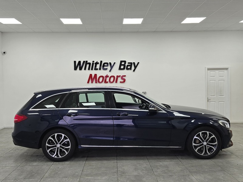 Used Mercedes-Benz C Class 2015 for sale - 76570670: Photo 2