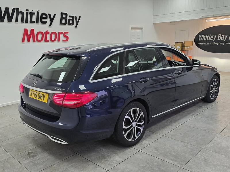 Used Mercedes-Benz C Class 2015 for sale - 76570670: Photo 3