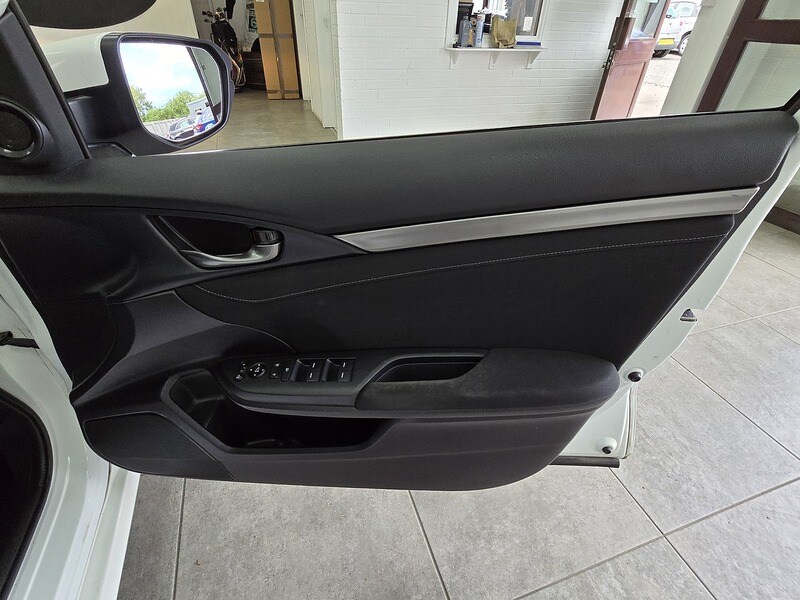 Used Honda Civic 2018 for sale - 76253200: Photo 17