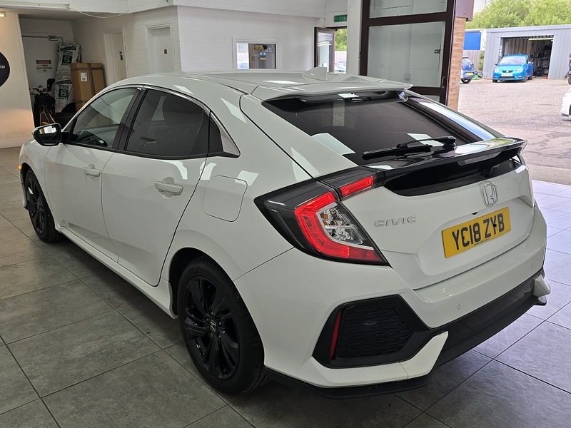 Used Honda Civic 2018 for sale - 76253200: Photo 5