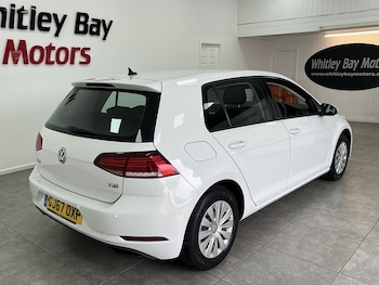 Used Volkswagen Golf 2017 for sale - 78997047: Photo