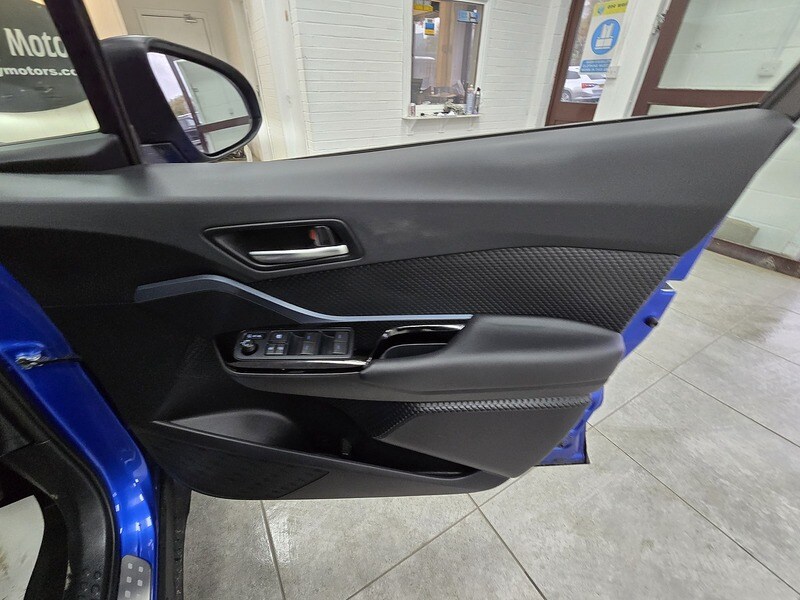 Used Toyota C-HR 2021 for sale - 76386793: Photo 13