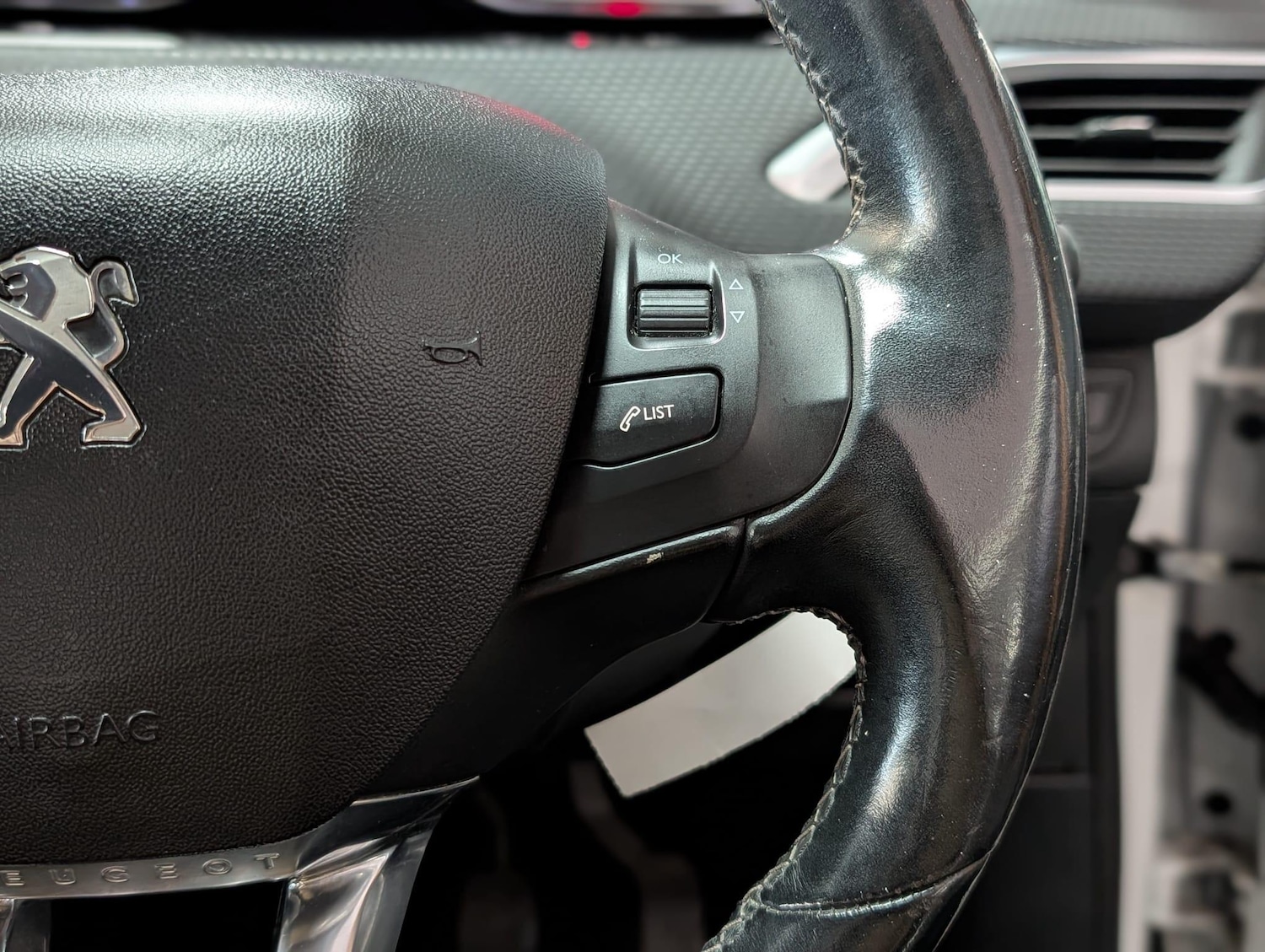 Used Peugeot 2008 2016 for sale - 75915721: Photo 16