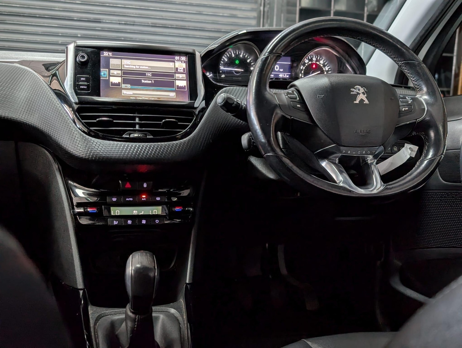 Used Peugeot 2008 2016 for sale - 75915721: Photo 6