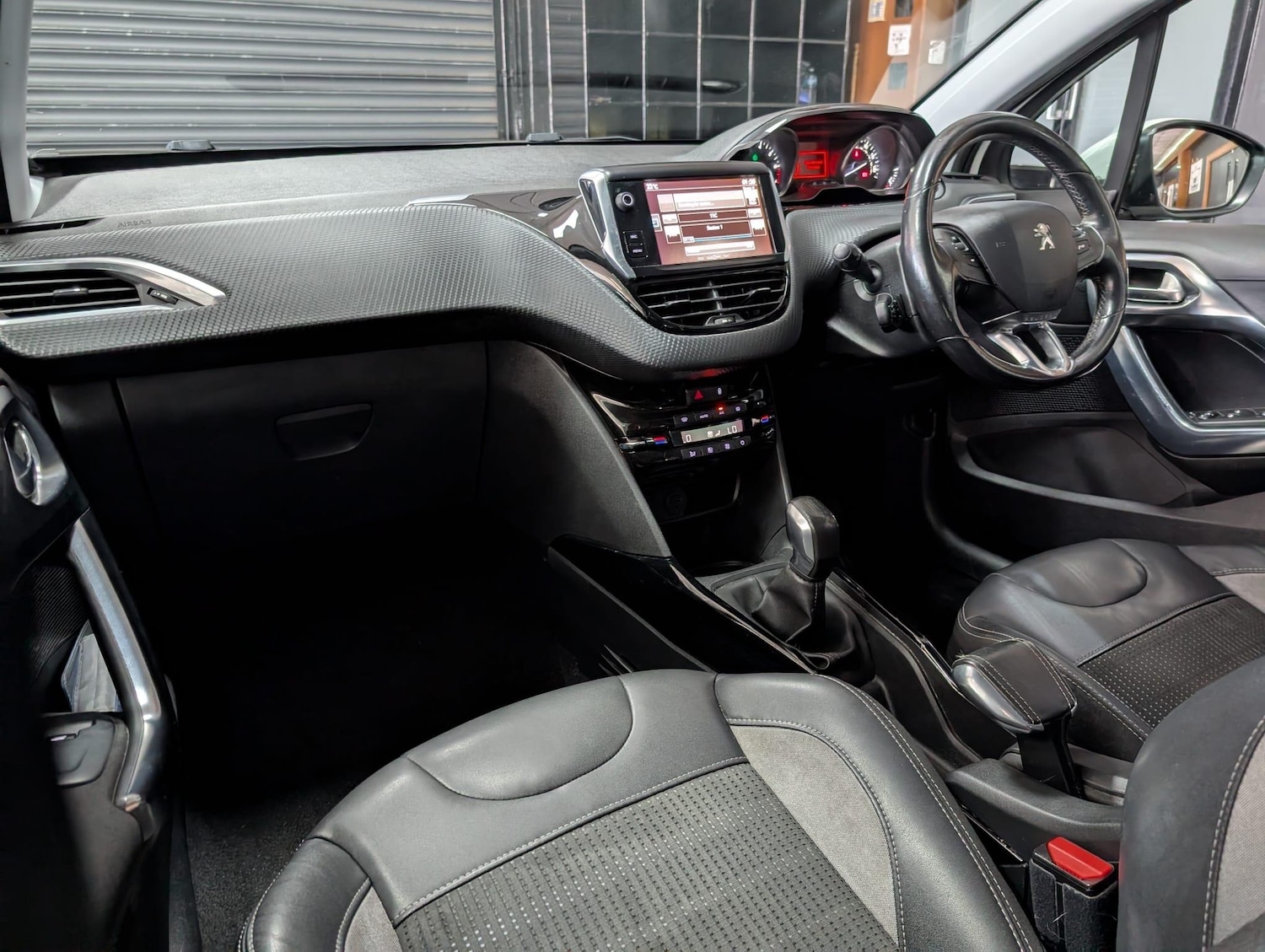 Used Peugeot 2008 2016 for sale - 75915721: Photo 9