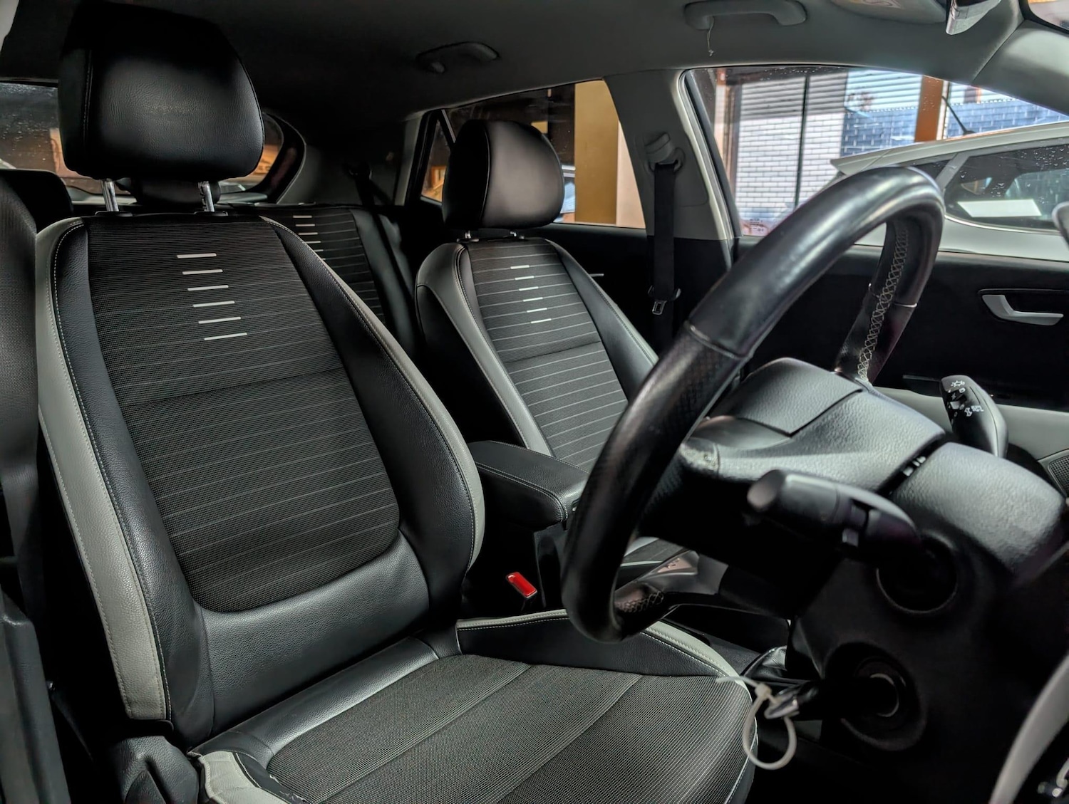 Used Kia Stonic 2018 for sale - 76993362: Photo 16