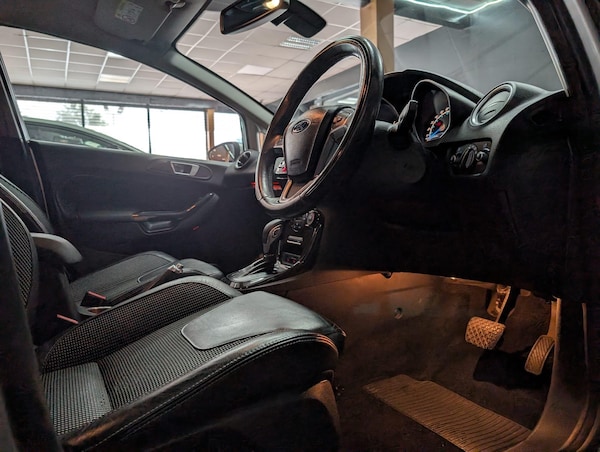 Used Ford Fiesta 2013 for sale - 76260279: Photo 18