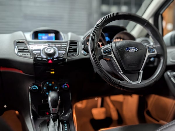 Used Ford Fiesta 2013 for sale - 76260279: Photo 3