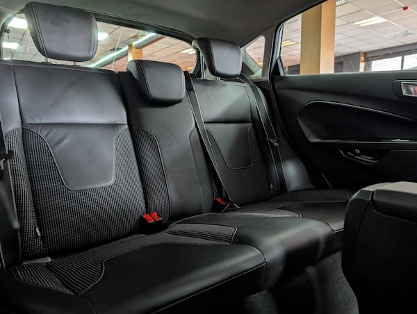 Used Ford Fiesta 2013 for sale - 76260279: Photo 42