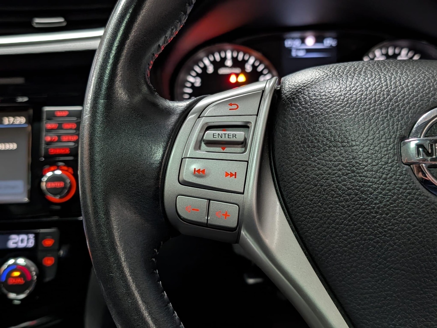 Used Nissan Qashqai 2016 for sale - 76620091: Photo 18