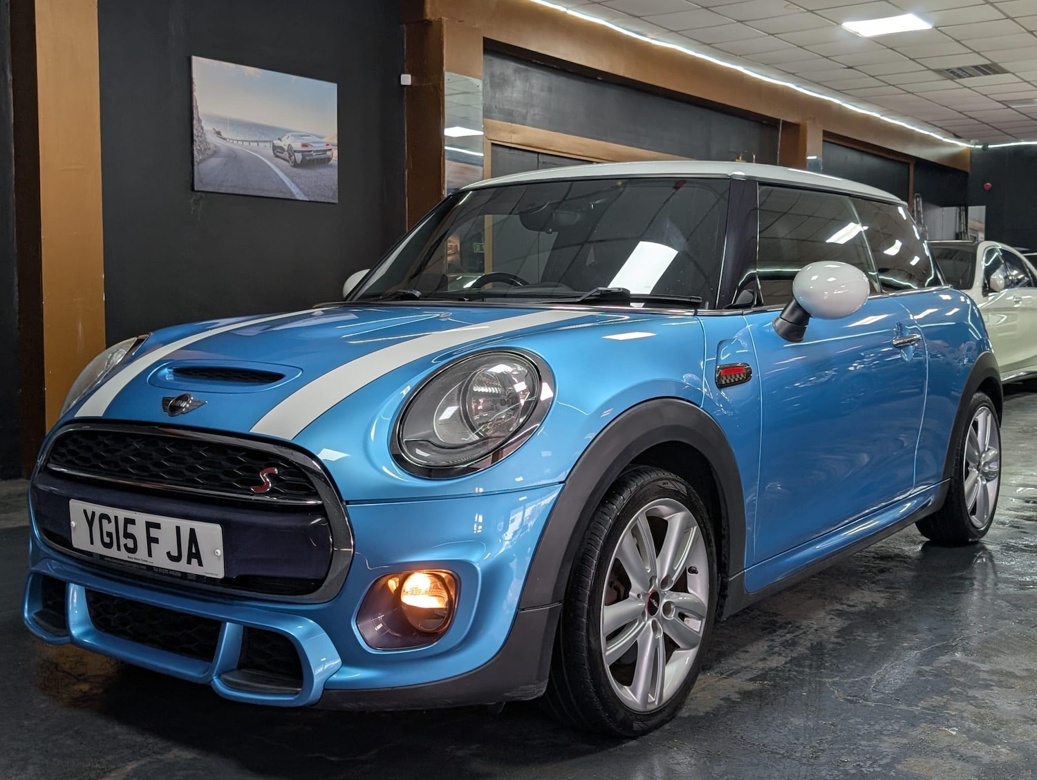 Used MINI Hatch 2015 for sale - 76283376: Photo 2