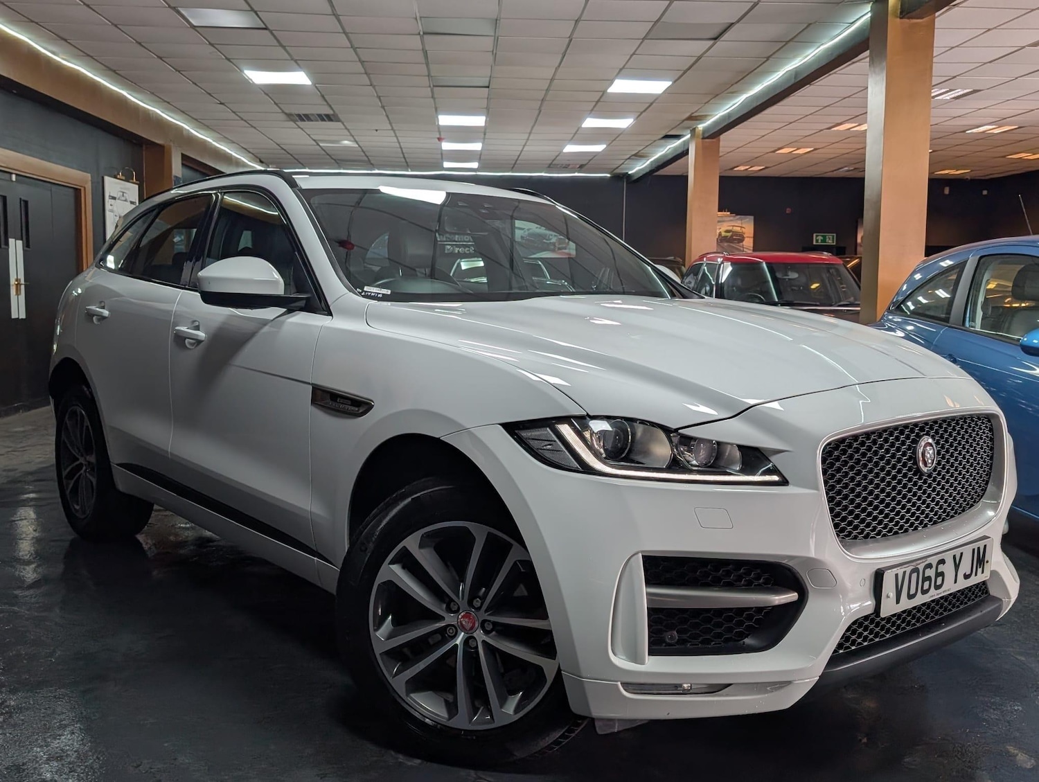 Used Jaguar F-Pace 2016 for sale - 76349628: Photo 1