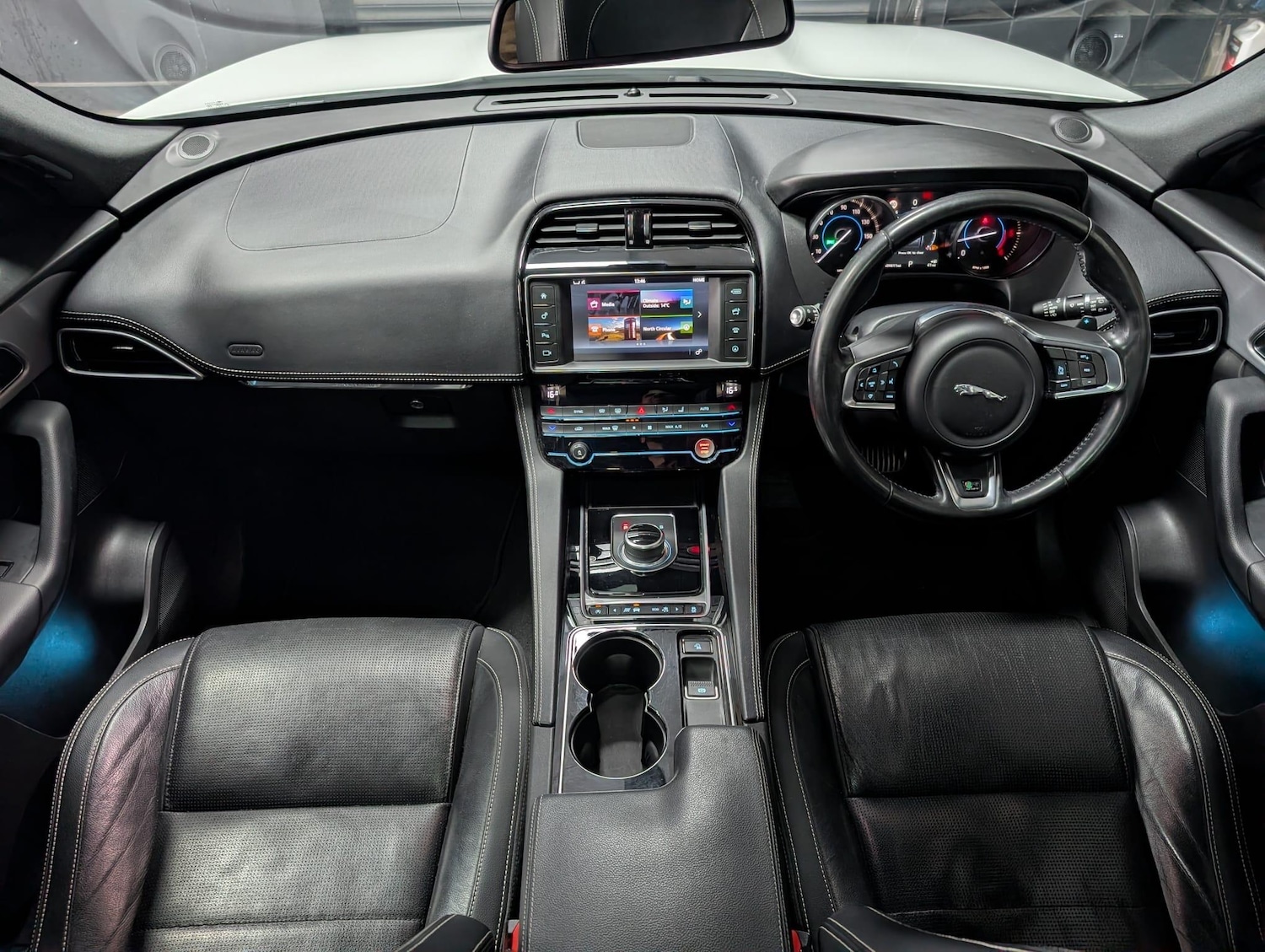 Used Jaguar F-Pace 2016 for sale - 76349628: Photo 10