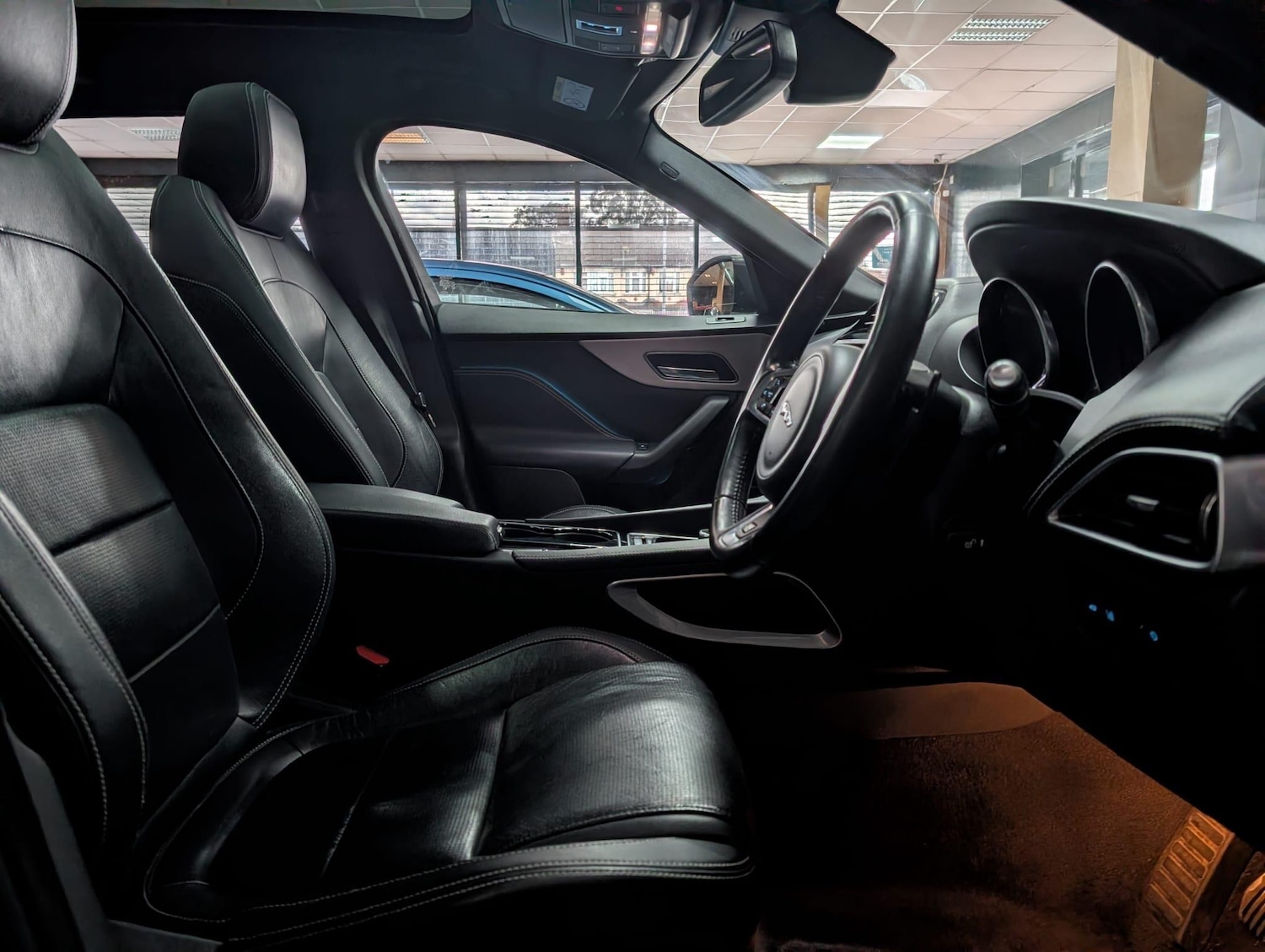 Used Jaguar F-Pace 2016 for sale - 76349628: Photo 16