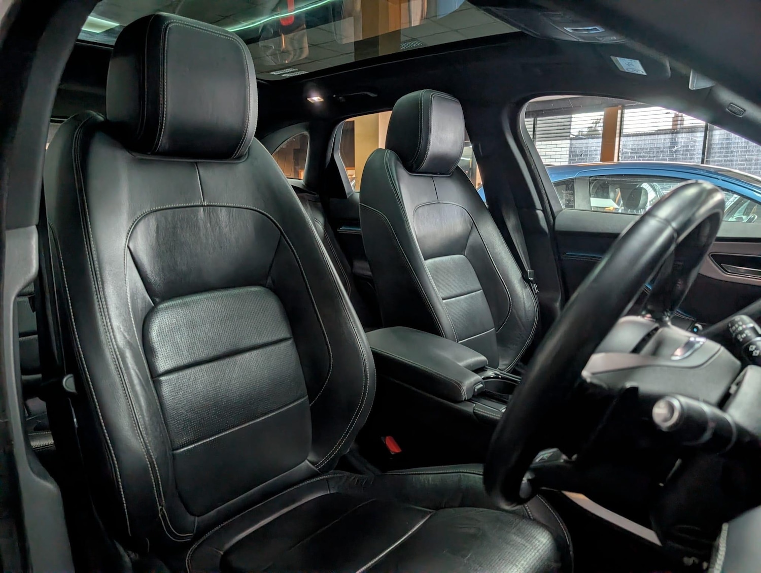 Used Jaguar F-Pace 2016 for sale - 76349628: Photo 17