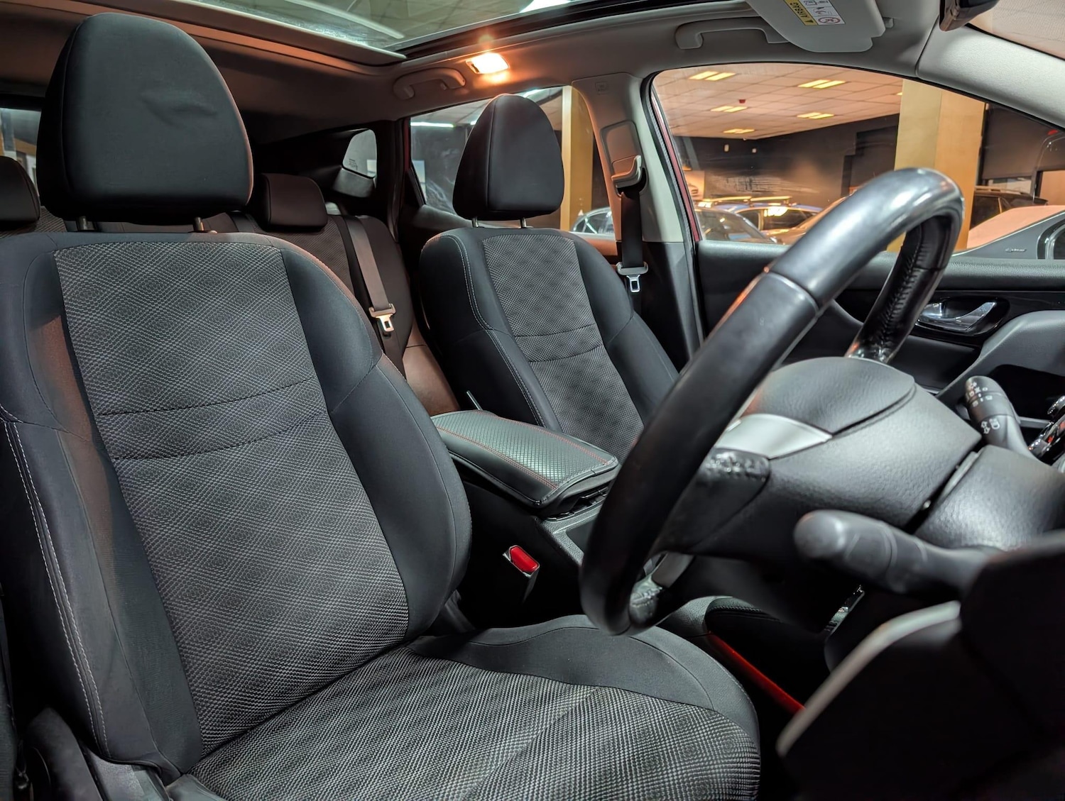 Used Nissan Qashqai 2015 for sale - 77090887: Photo 10