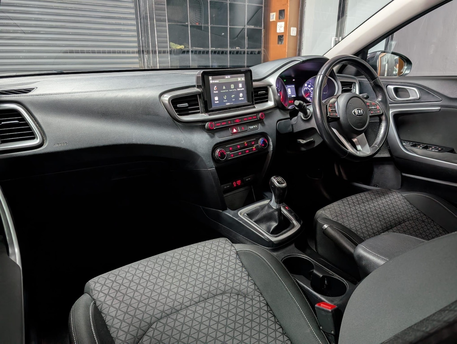 Used Kia Ceed 2018 for sale - 76976724: Photo 11