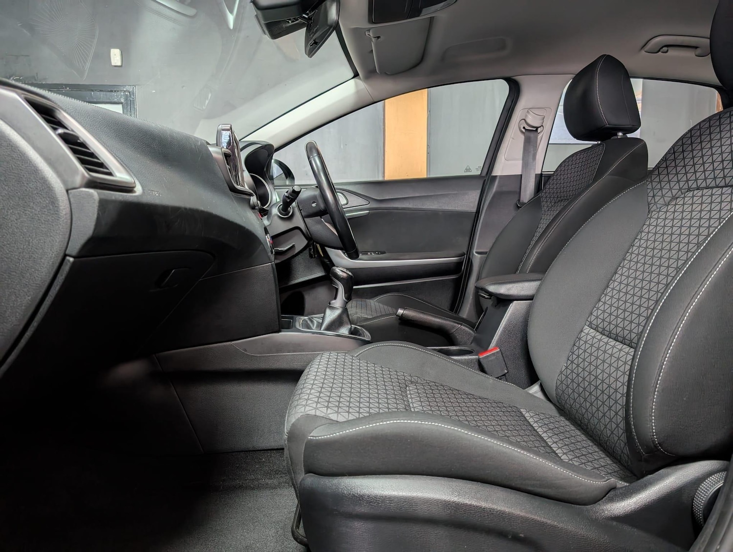 Used Kia Ceed 2018 for sale - 76976724: Photo 28