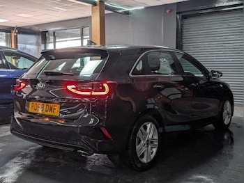 Used Kia Ceed 2018 for sale - 76976724: Photo