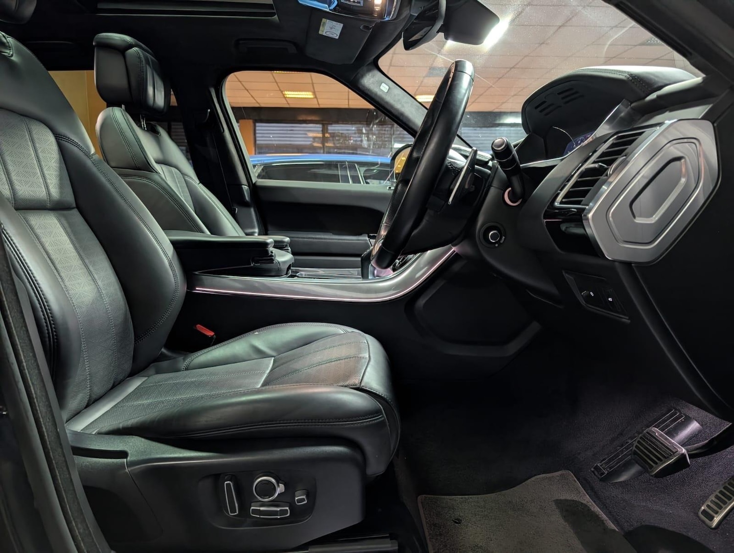 Used Land Rover Range Rover Sport 2019 for sale - 76513279: Photo 16