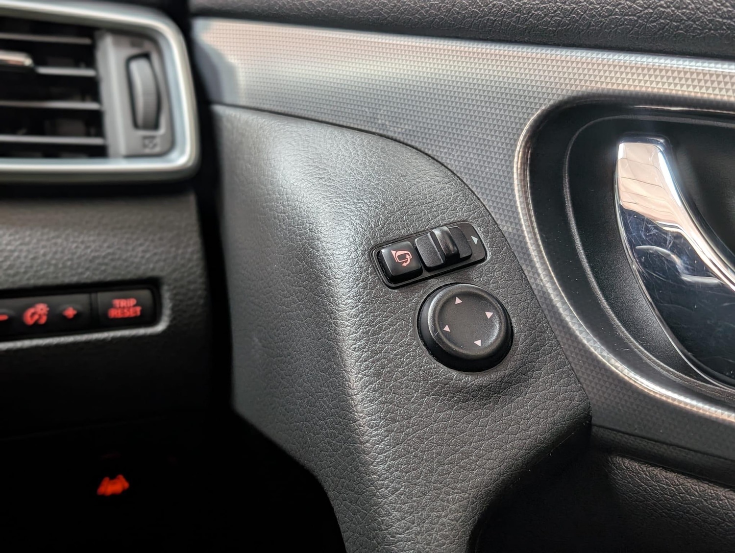 Used Nissan Qashqai 2017 for sale - 76898238: Photo 18