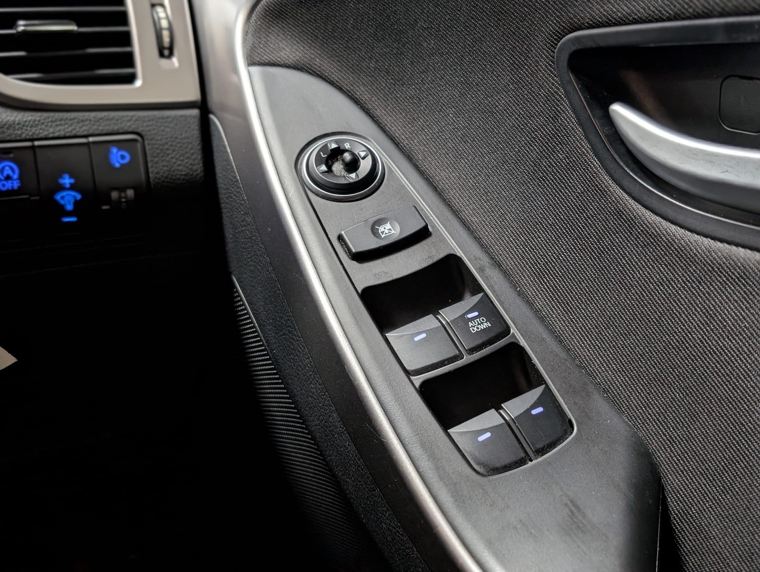 Used Hyundai i30 2016 for sale - 77109912: Photo 27