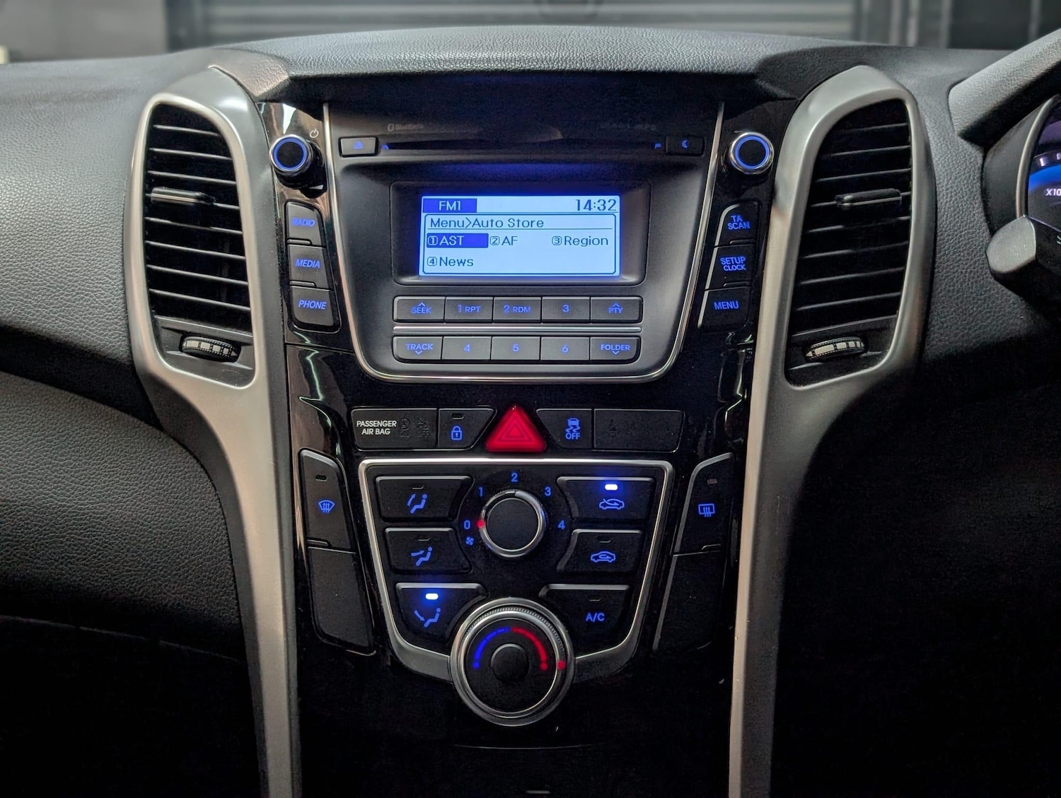 Used Hyundai i30 2016 for sale - 77109912: Photo 29