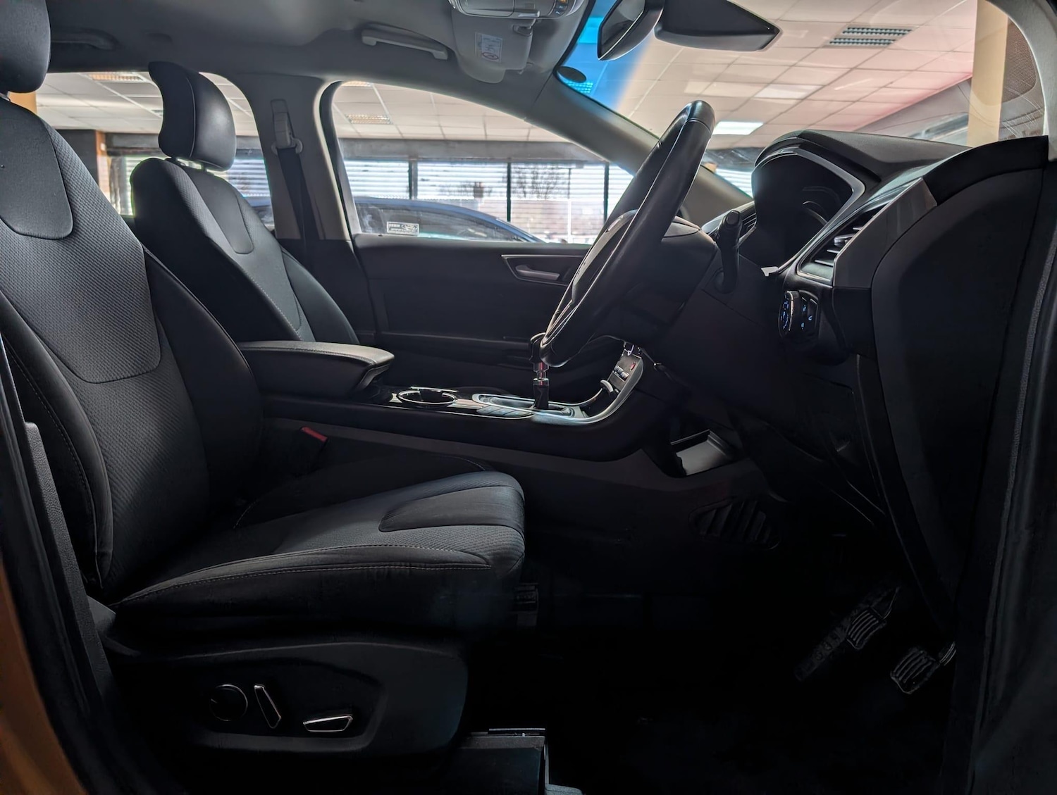 Used Ford Edge 2017 for sale - 77839881: Photo 9