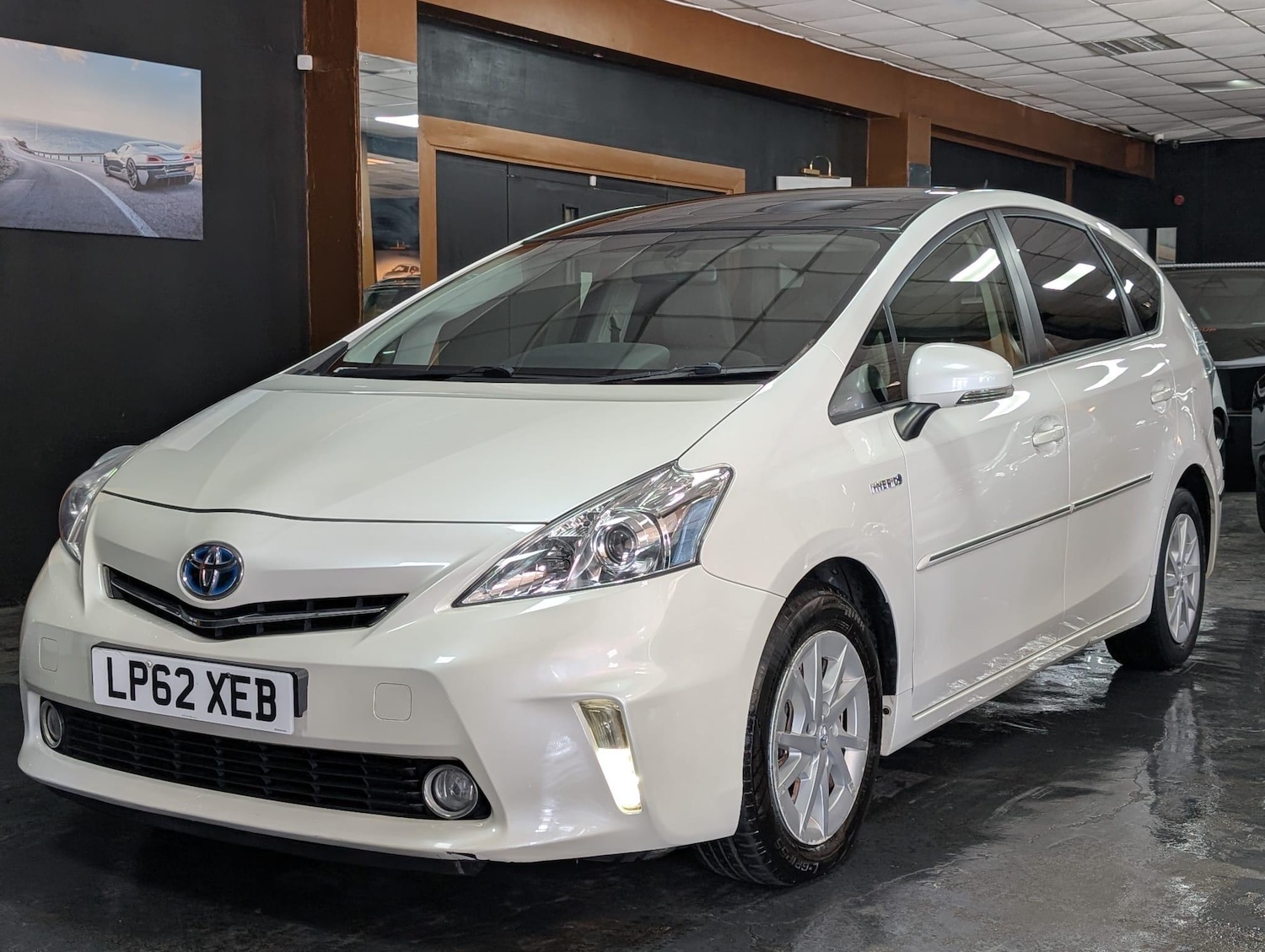 Used Toyota Prius+ 2012 for sale - 75670836: Photo 2