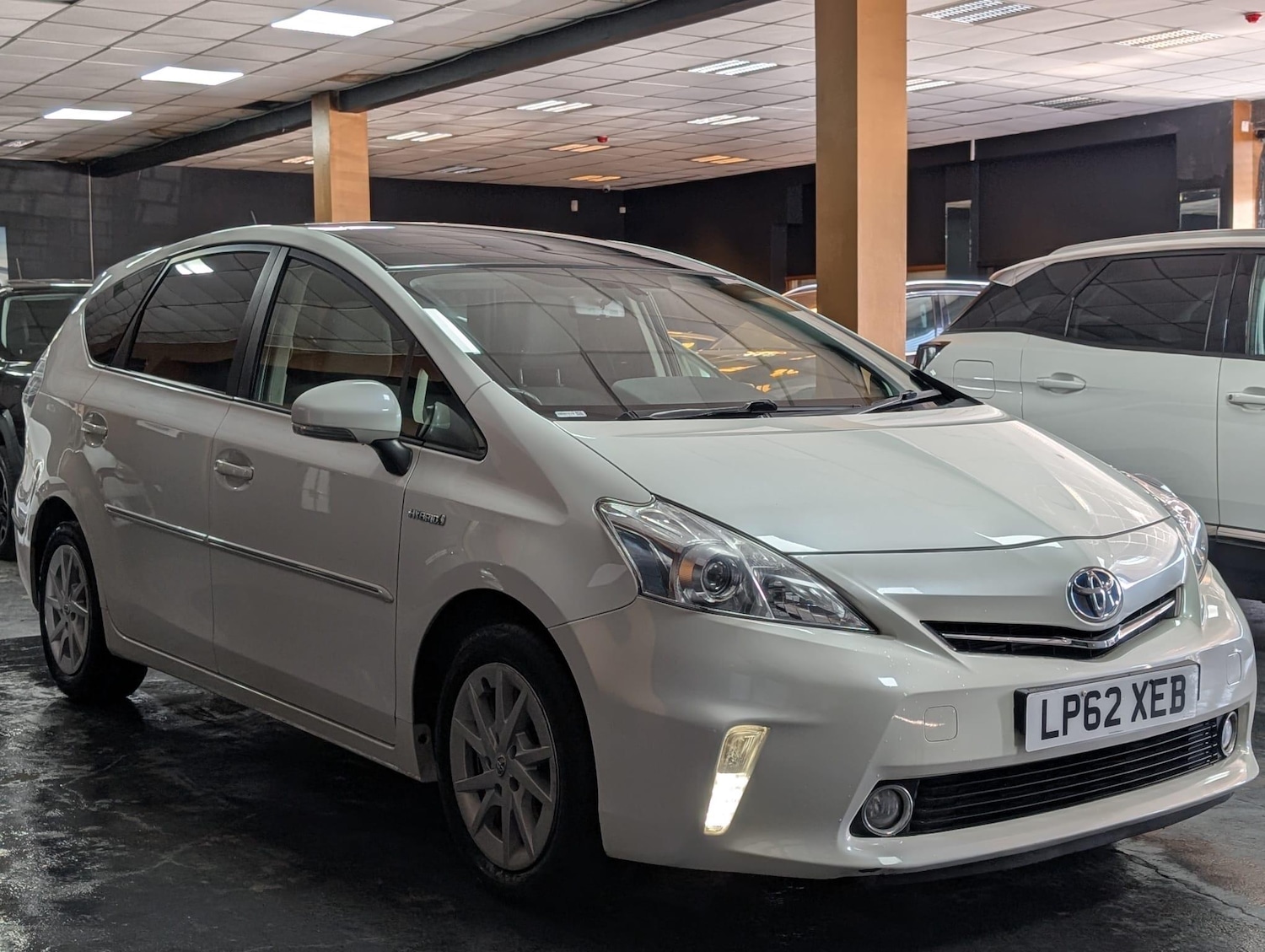 Used Toyota Prius+ 2012 for sale - 75670836: Photo 6