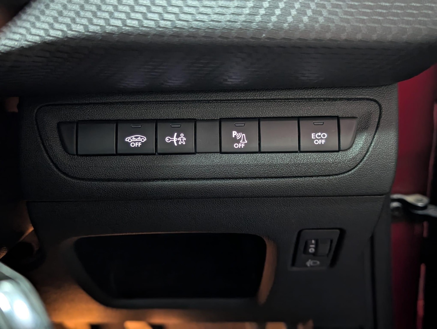 Used Peugeot 2008 2016 for sale - 76408715: Photo 19