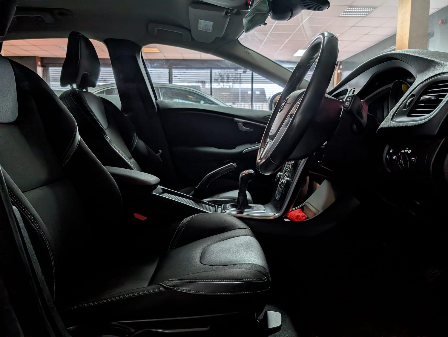 Used Volvo V40 2018 for sale - 77612057: Photo 12