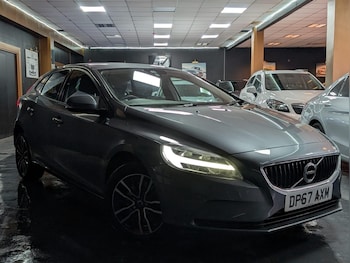 Used Volvo V40 2018 for sale - 77612057: Photo