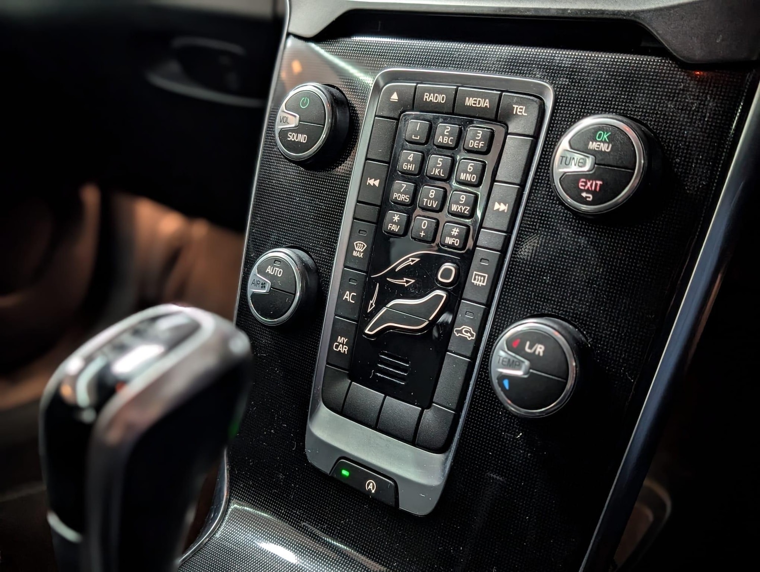 Used Volvo V40 2018 for sale - 77612057: Photo 25