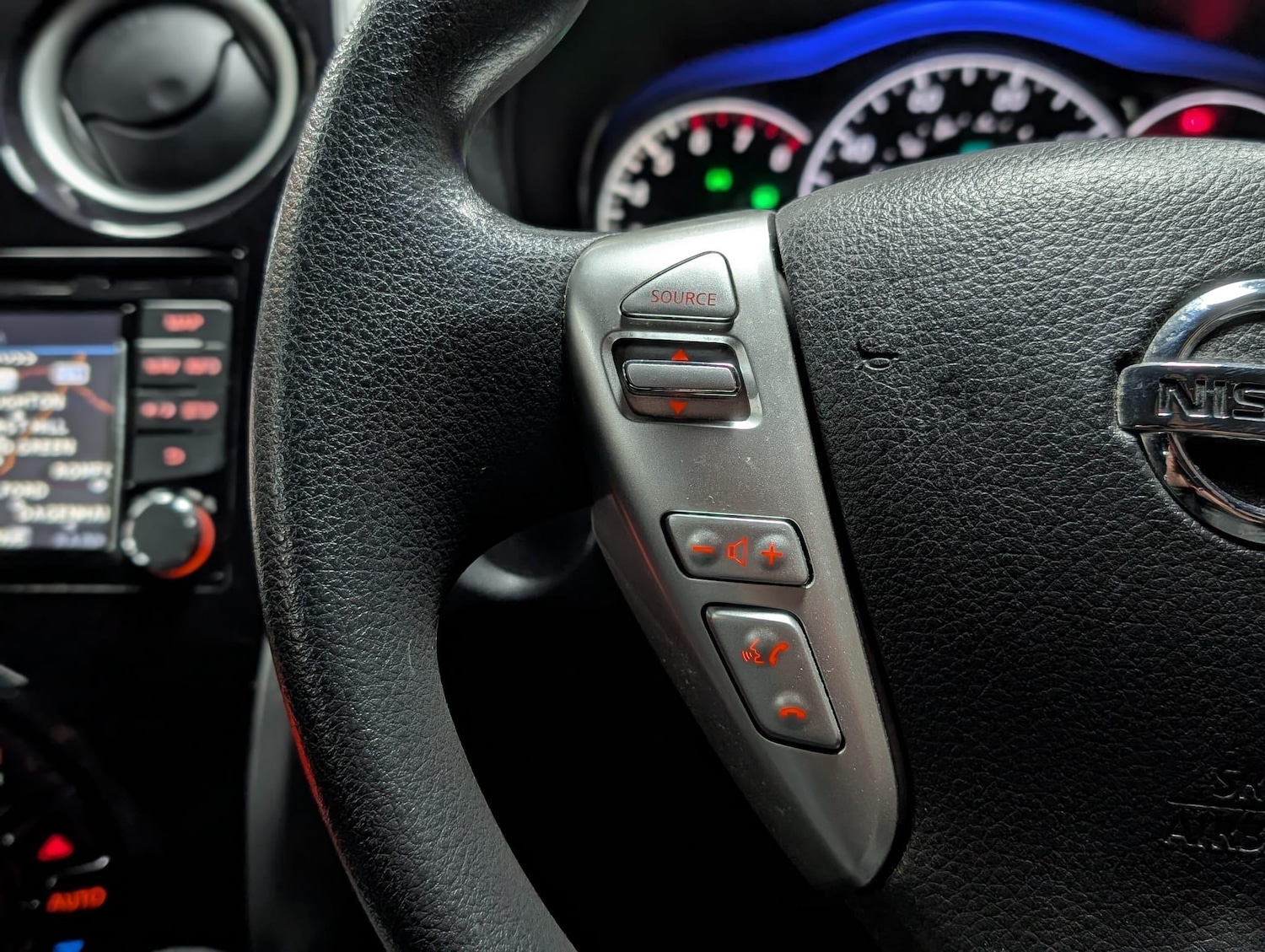 Used Nissan Note 2014 for sale - 76728037: Photo 25