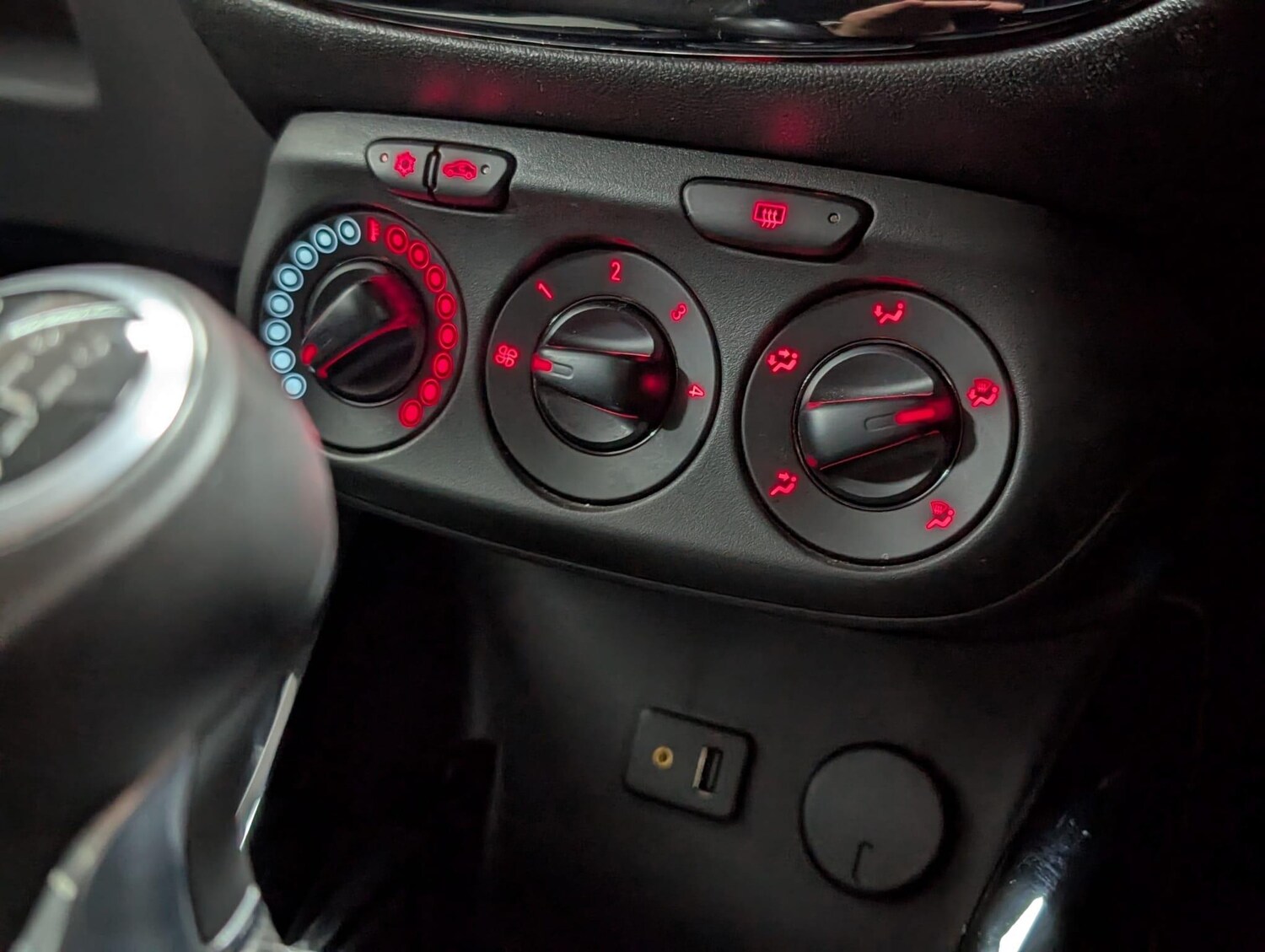 Used Vauxhall Corsa 2016 for sale - 76085159: Photo 24